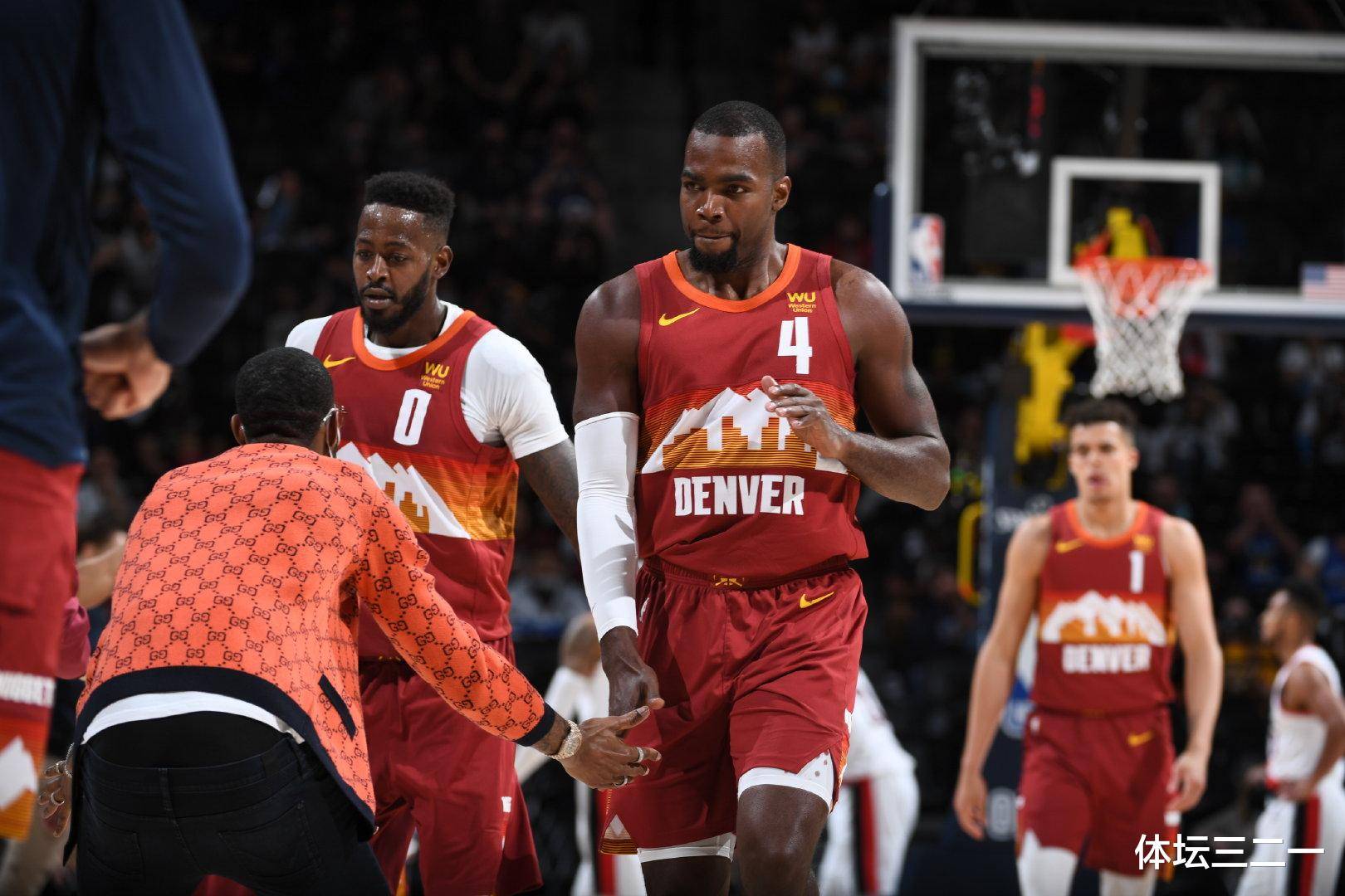 凤凰队成功签约内线球员,增强内线实力 凤凰队成功签约内线球员,增强内线实力