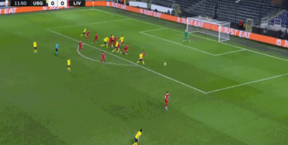 利物浦客场获胜,保持小组头名位置 利物浦客场获胜,保持小组头名位置