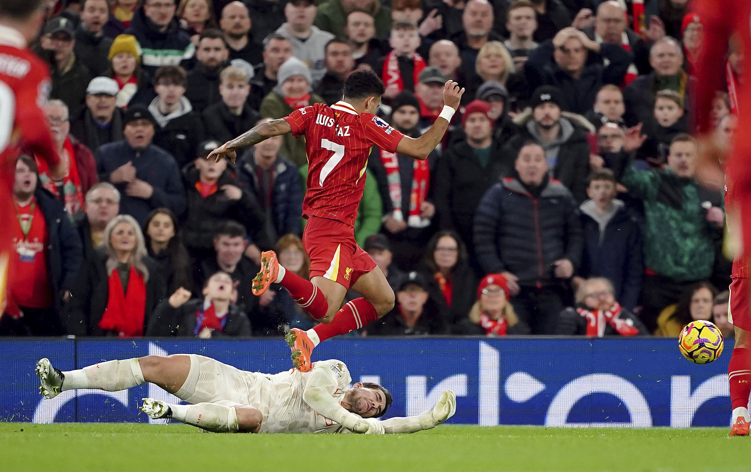 曼城力克利物浦,挺进欧冠半决赛 曼城力克利物浦,挺进欧冠半决赛