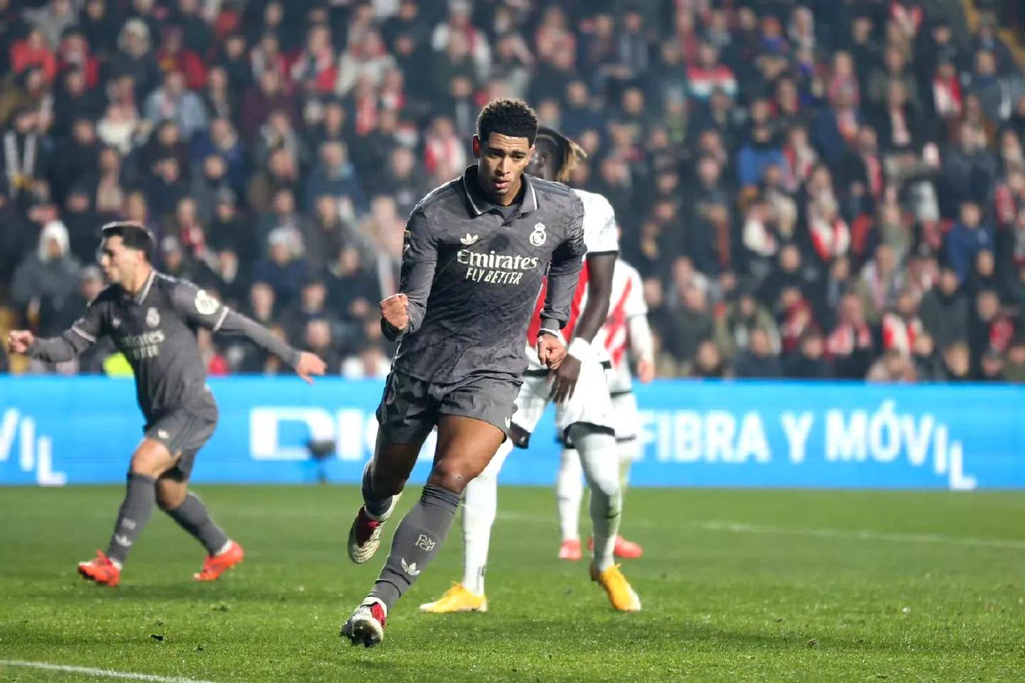 皇马大胜尤文图斯,班足马梅开二度 皇马大胜尤文图斯,班足马梅开二度