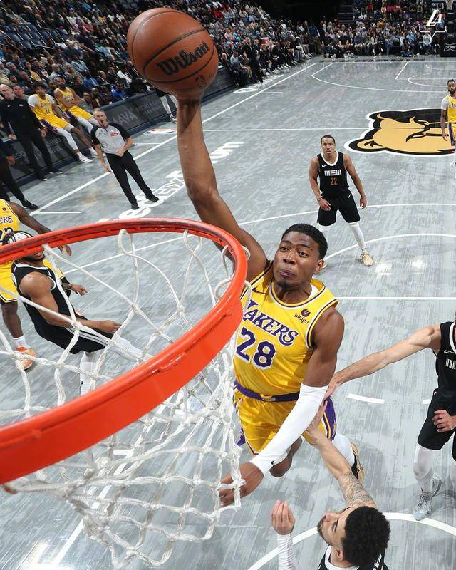 迪特莫尔为霍芬海姆带来关键一球,豪取三分 迪特莫尔为霍芬海姆带来关键一球,豪取三分