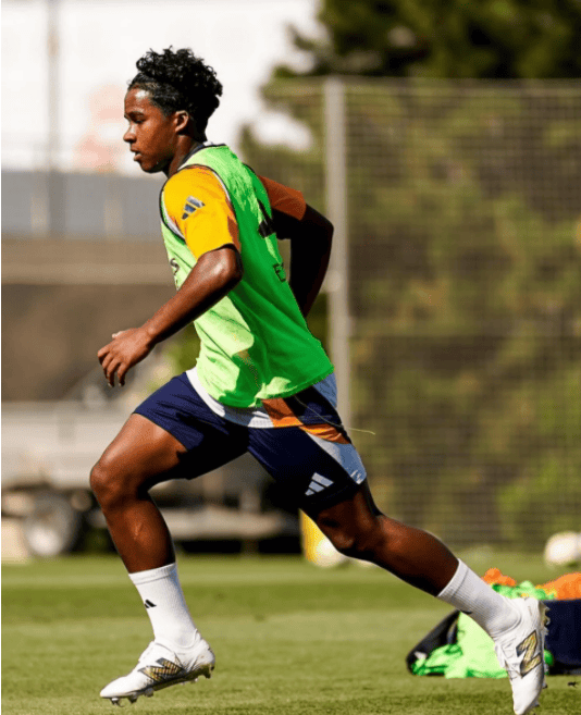 皇马板凳深度展现,替补球员助力球队获胜 皇马板凳深度展现,替补球员助力球队获胜