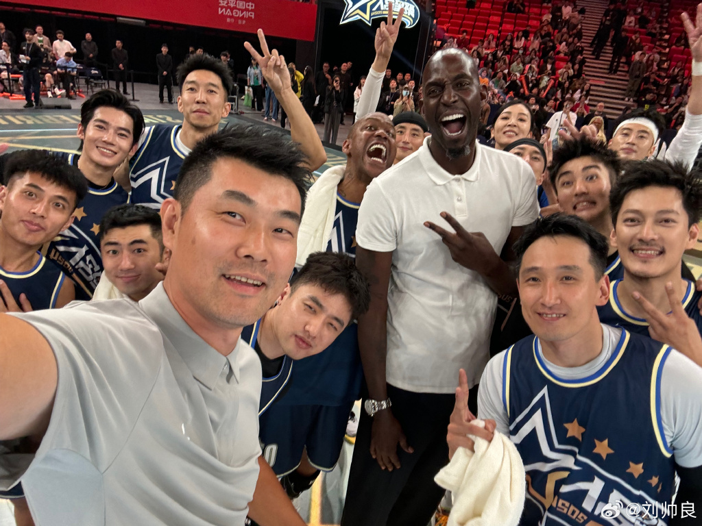 英国威廉希尔-顶尖球员齐聚一堂,震撼比赛现场 英国威廉希尔-顶尖球员齐聚一堂,震撼比赛现场