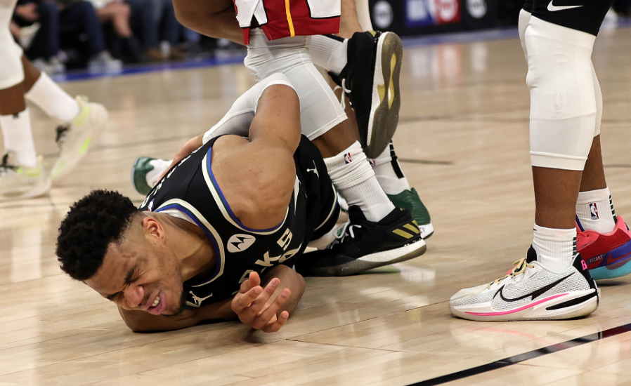 球星伤愈复出,重返赛场将成关键 球星伤愈复出,重返赛场将成关键