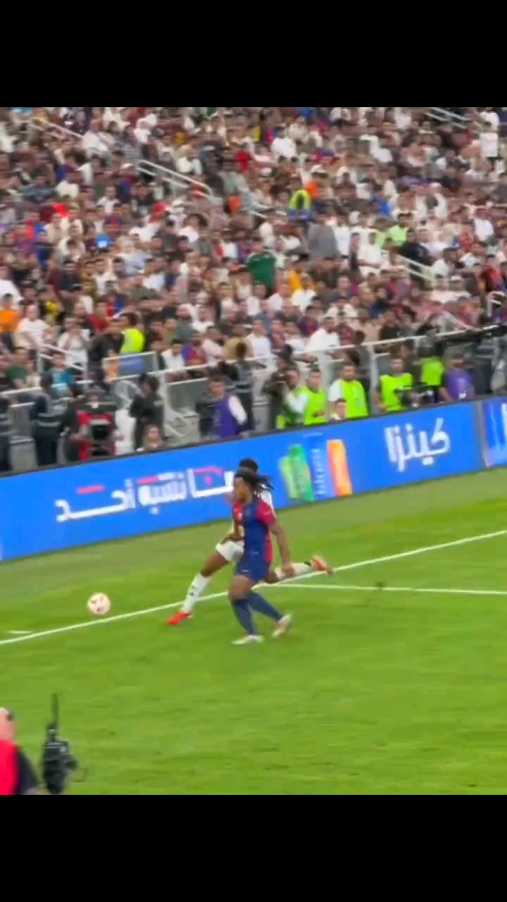 英国威廉希尔-球员爆发冲突,队内关系或将动荡不安 英国威廉希尔-球员爆发冲突,队内关系或将动荡不安