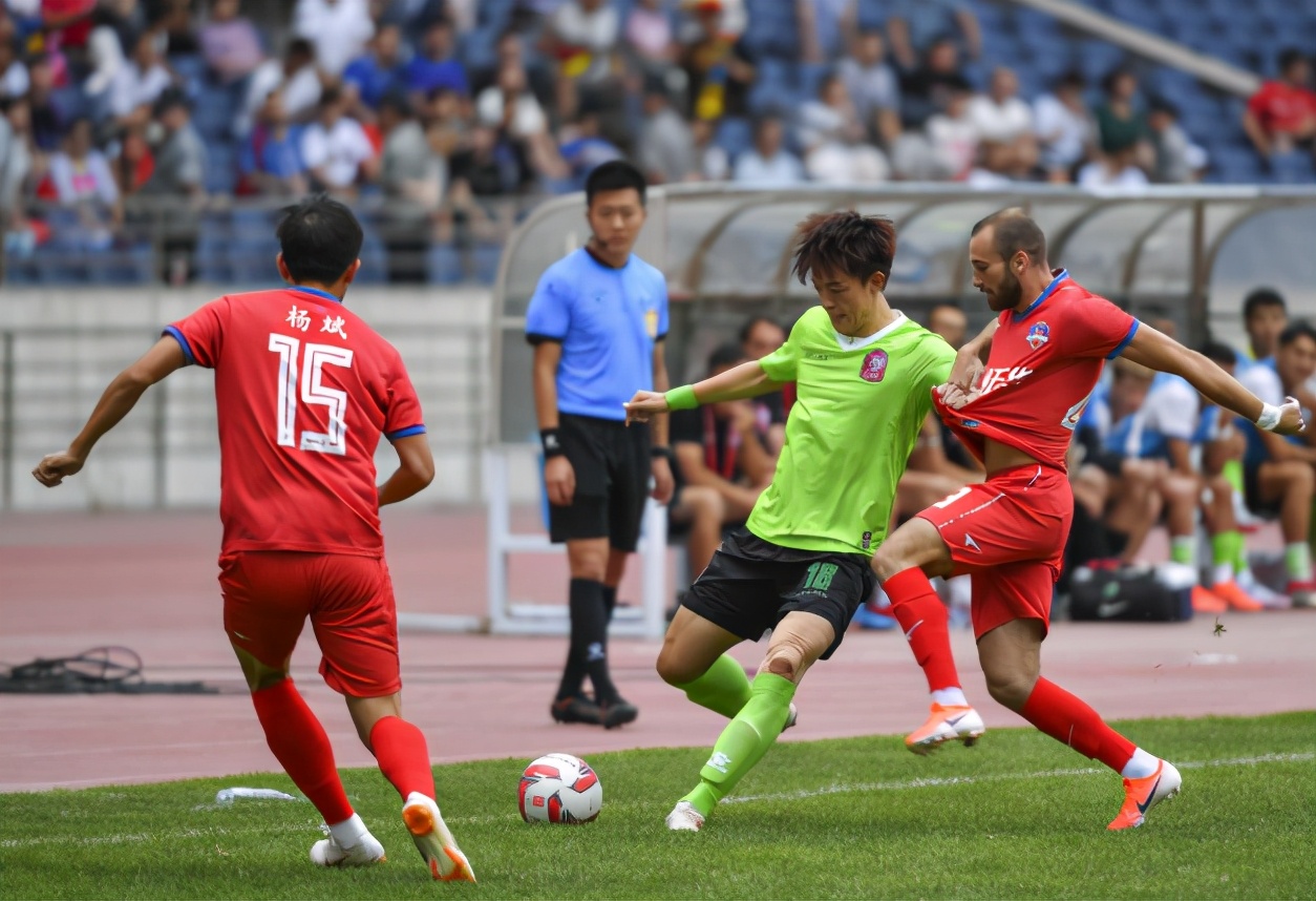 神奇!国内足球夺冠热门球队前途未卜 神奇!国内足球夺冠热门球队前途未卜