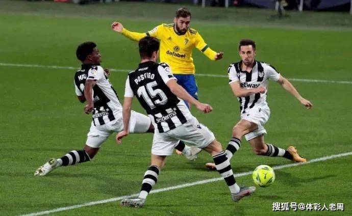 玛洛卡主帅调整战术,力求变局 玛洛卡主帅调整战术,力求变局