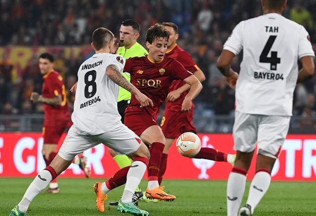 勒沃库森连胜止步,积分榜跌出前三 勒沃库森连胜止步,积分榜跌出前三