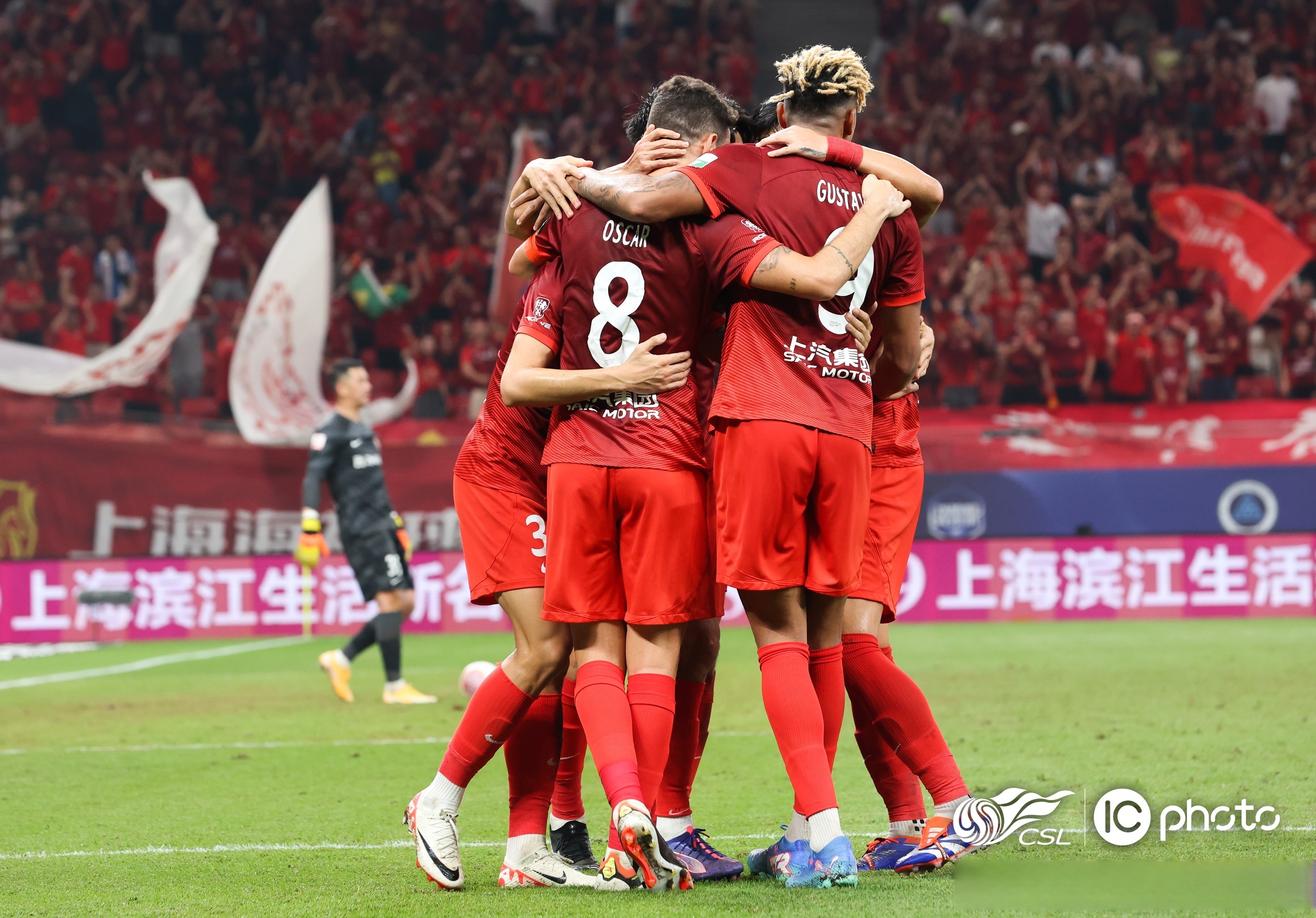 威廉希尔app-热血足球场上球队实力对抗,激情四射 威廉希尔app-热血足球场上球队实力对抗,激情四射