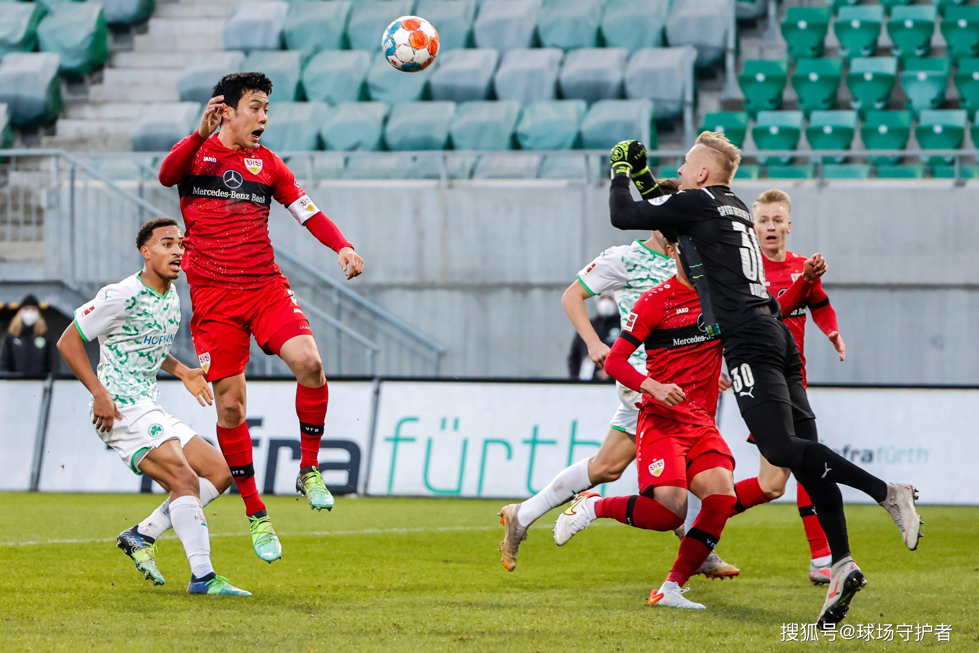 汉诺威96在主场不敌RB莱比锡,遭遇五连败 汉诺威96在主场不敌RB莱比锡,遭遇五连败