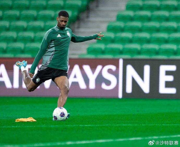 威廉希尔app-沙特球队突围成功,全力备战半决赛 威廉希尔app-沙特球队突围成功,全力备战半决赛