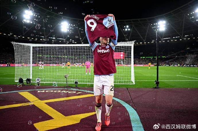 汉堡队迎来一场胜利,球队士气高涨 汉堡队迎来一场胜利,球队士气高涨