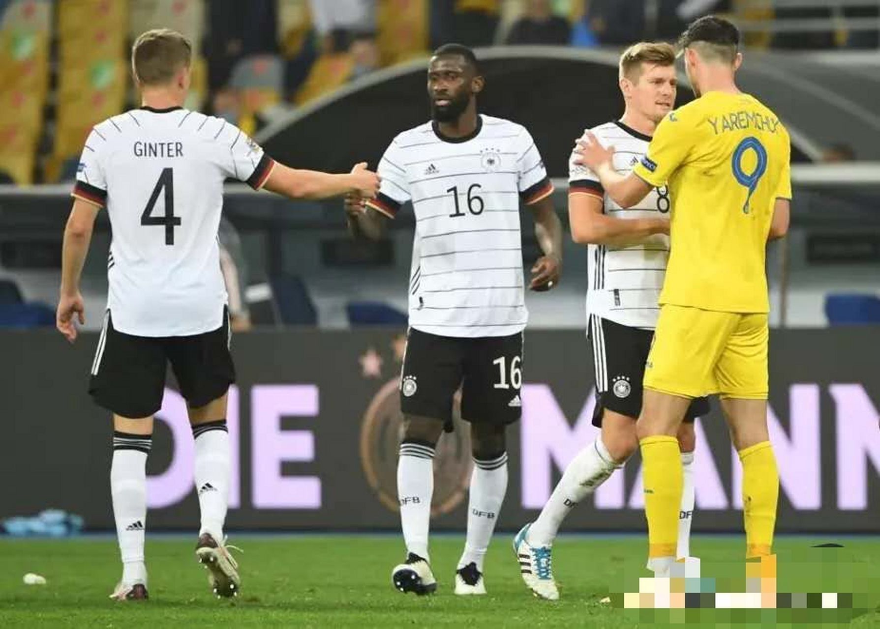 西班牙险胜乌克兰!晋级欧预赛半决赛! 西班牙险胜乌克兰!晋级欧预赛半决赛!