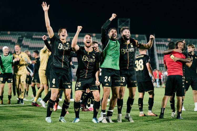 威廉希尔app-热那亚精英球员伤势恢复，助球队夺冠梦想