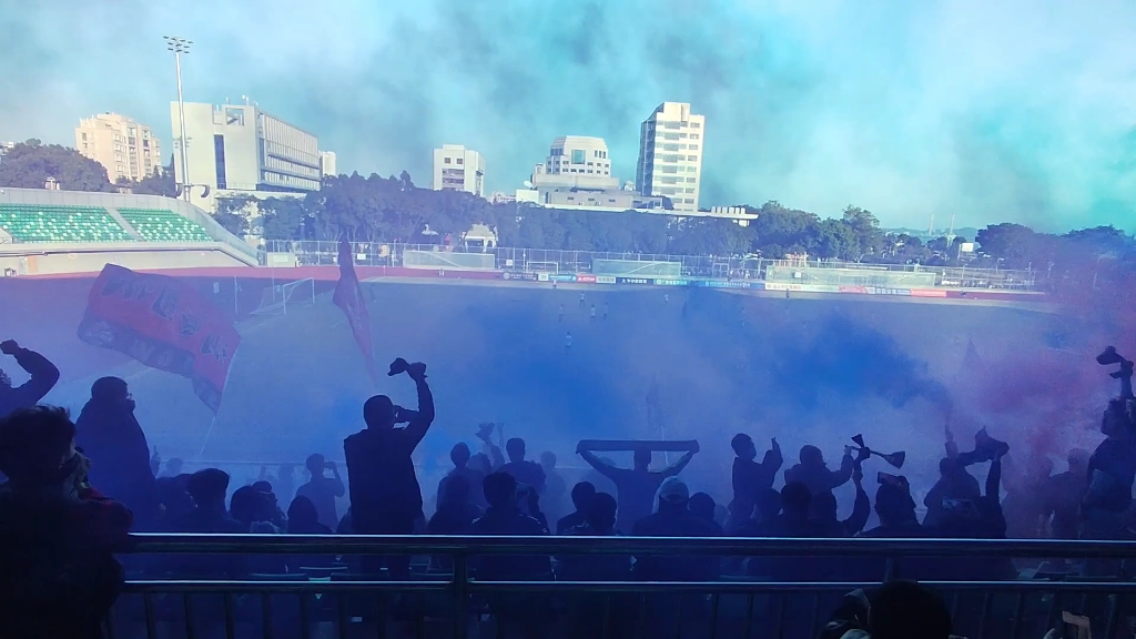 威廉希尔app-风起云涌，球迷热情在球场上迸发