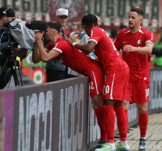 威廉希尔中文站-弗赖堡球员训练亮点频现，备战下一场比赛！