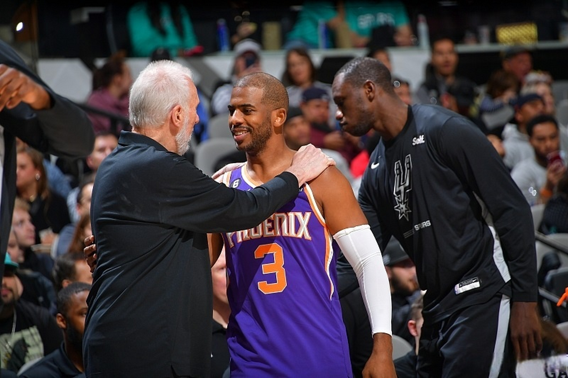 英国威廉希尔-马刺老将突然宣布退役，球迷为他送别动容