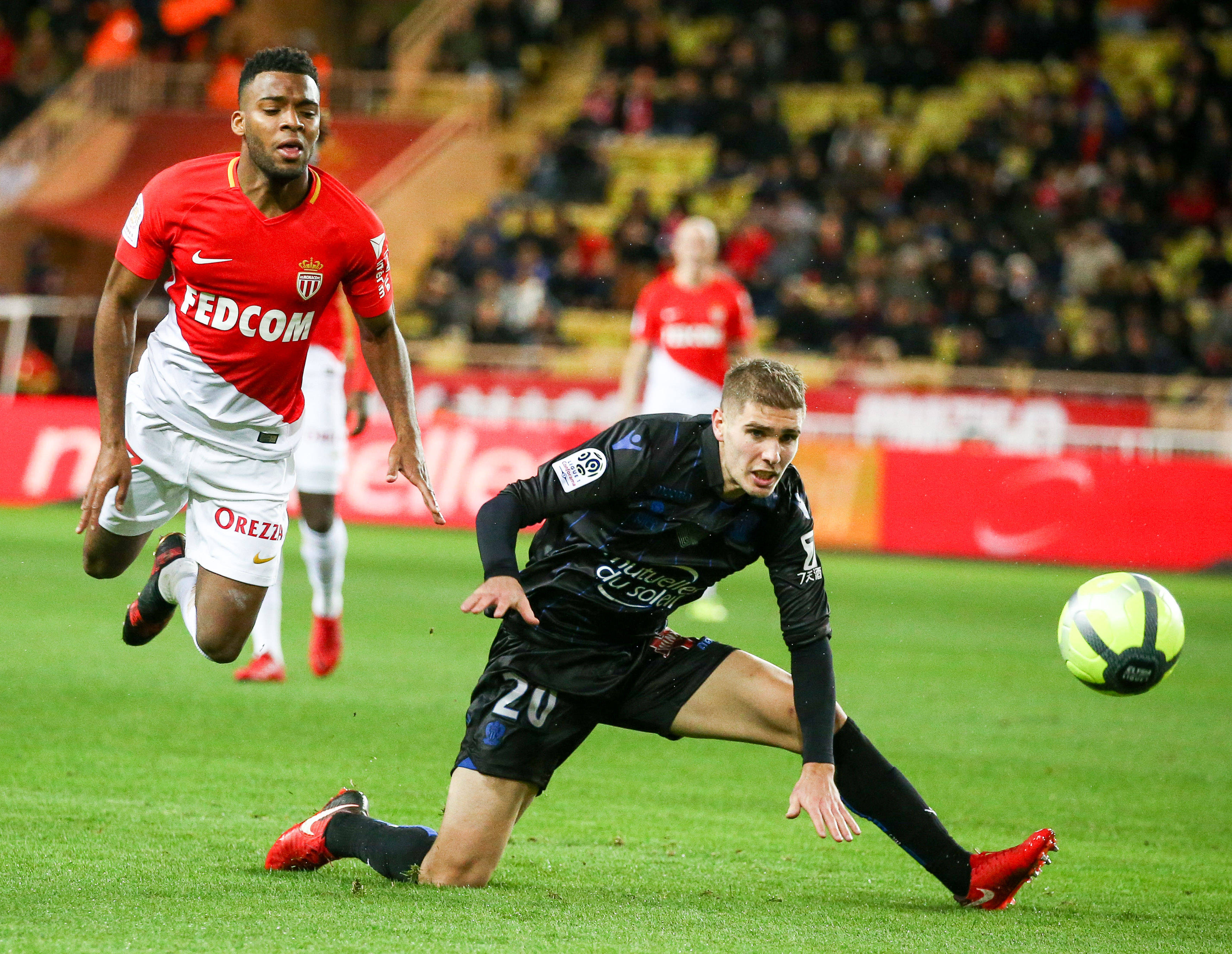 里尔在主场击败对手,继续稳定发挥 里尔在主场击败对手,继续稳定发挥