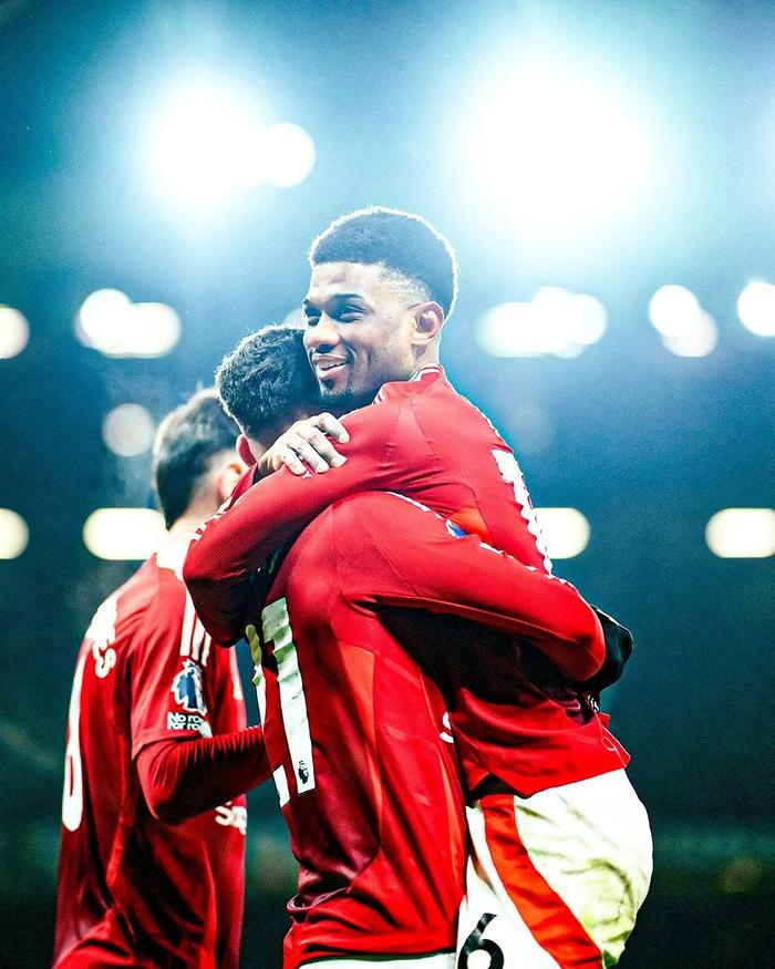 威廉希尔官网-球星归来！卡瓦尼破门，曼联客场大胜客队