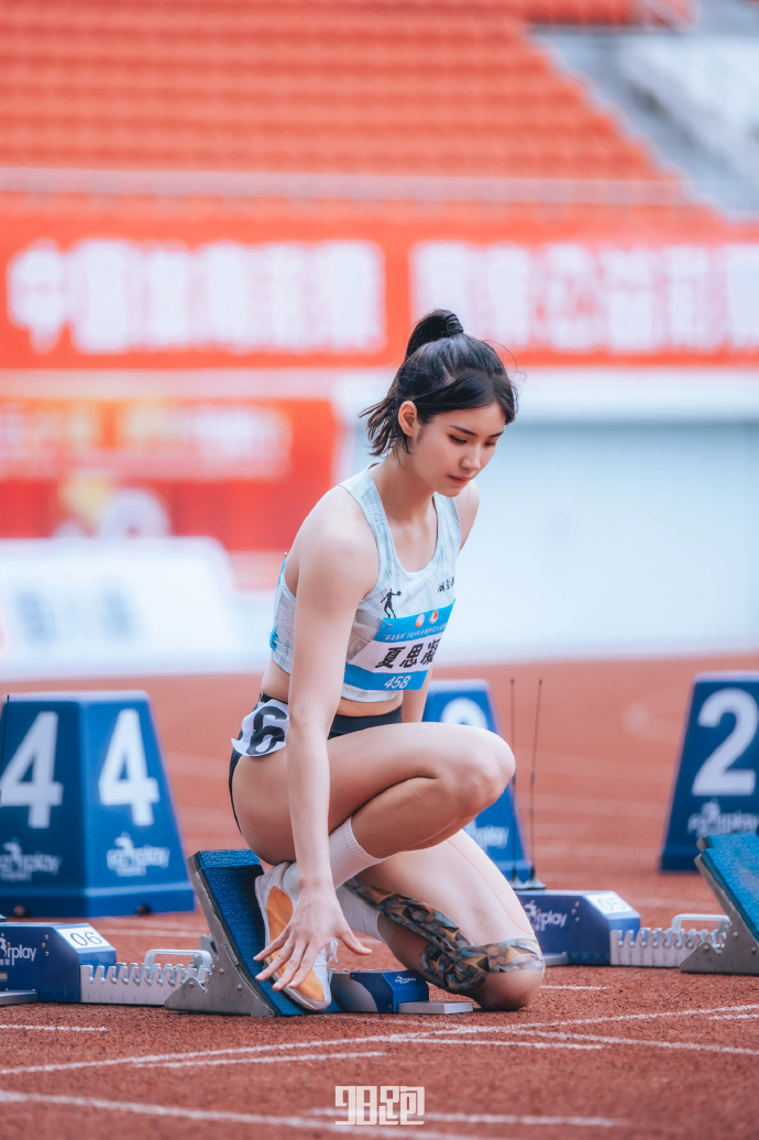 英国威廉希尔-飒爽英姿！中国选手浑身是胆冲刺终点