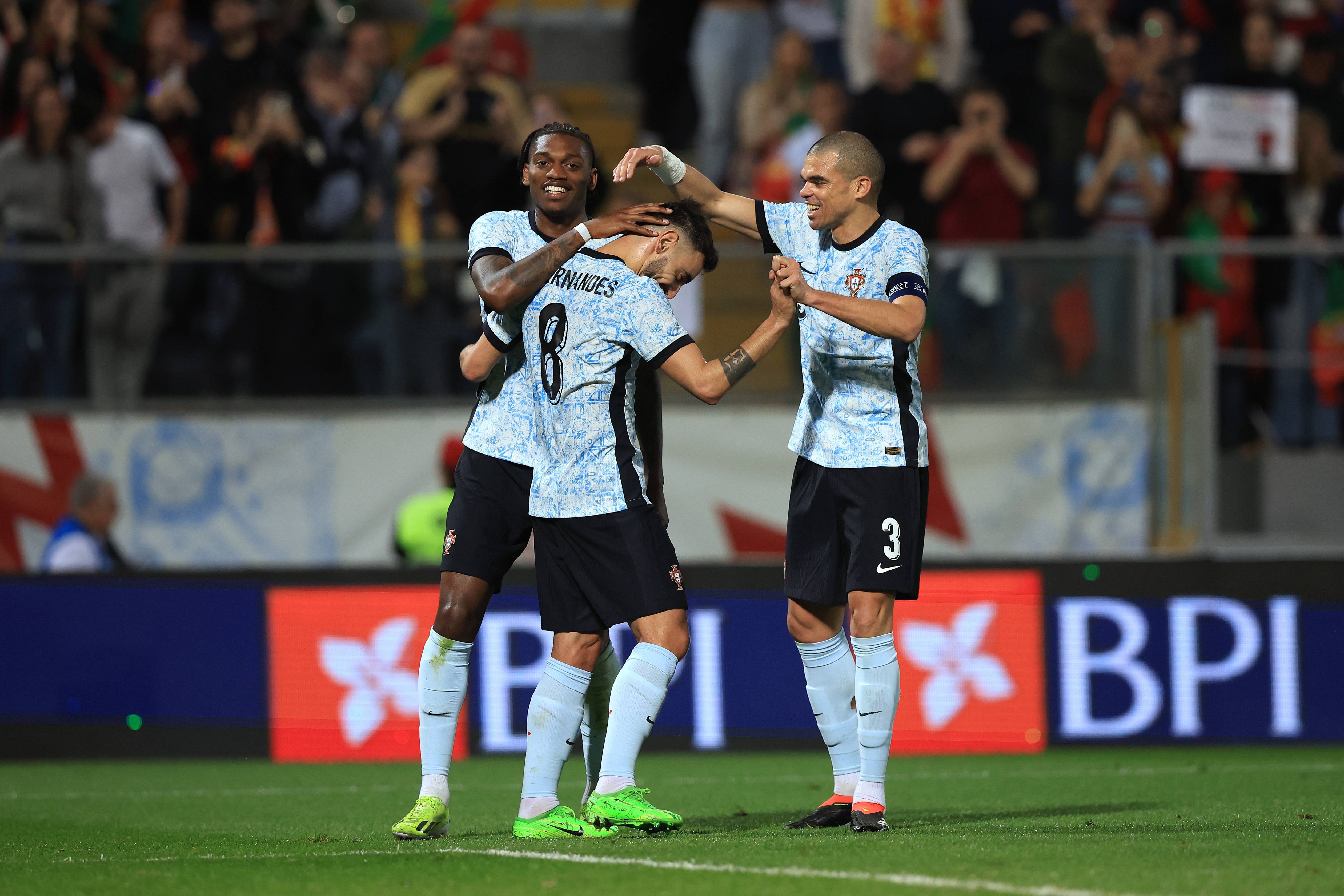 荷兰与葡萄牙国家队的比赛备受球迷瞩目