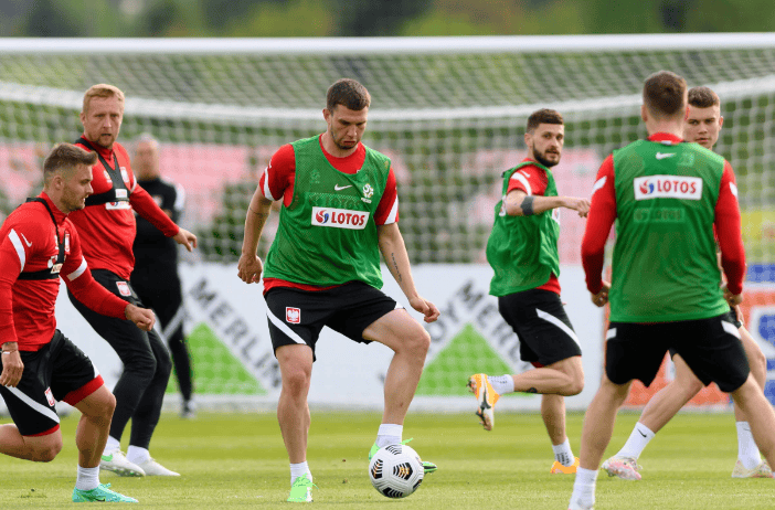 威廉希尔官网-奥地利队斩获胜利晋级四强，冠军梦想不容小视