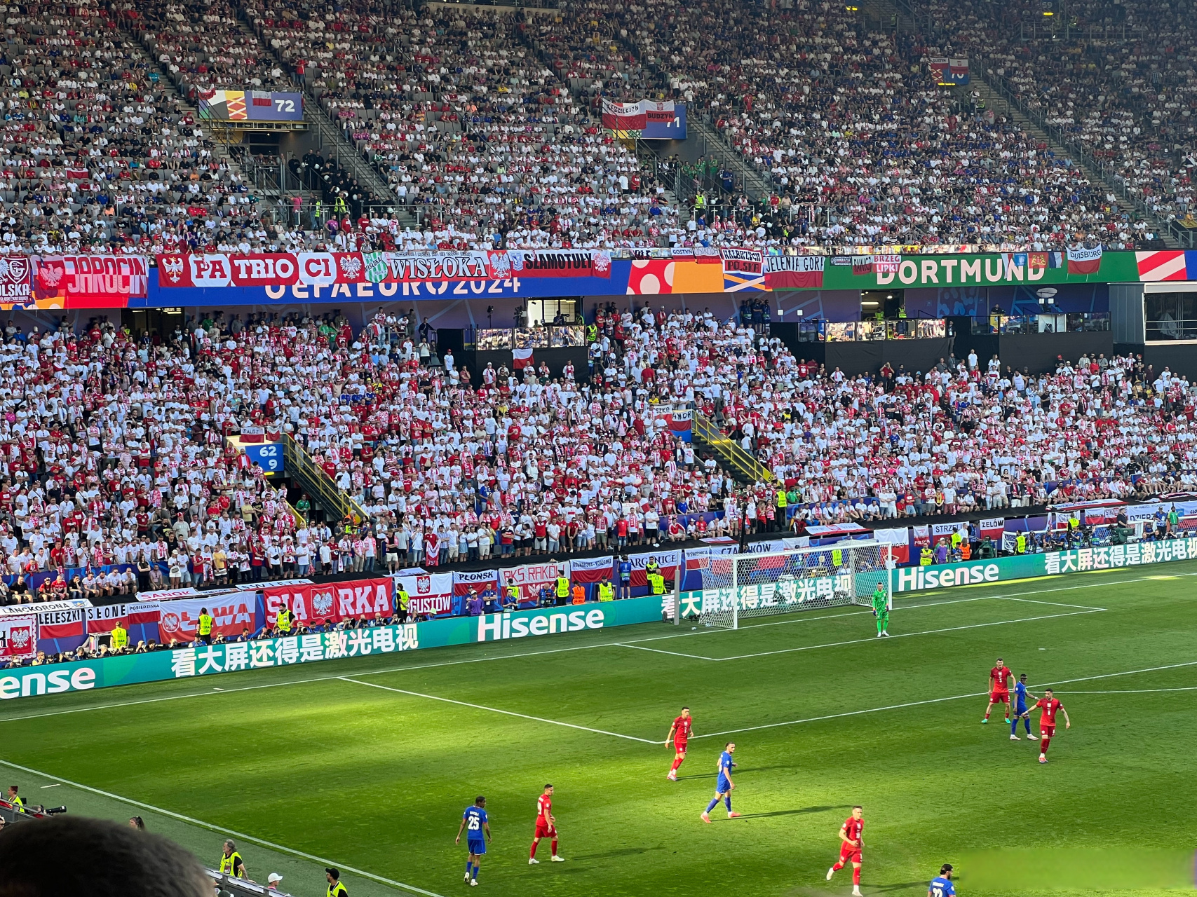 欧洲杯预选赛高潮迭起,球场兴奋不断 欧洲杯预选赛高潮迭起,球场兴奋不断