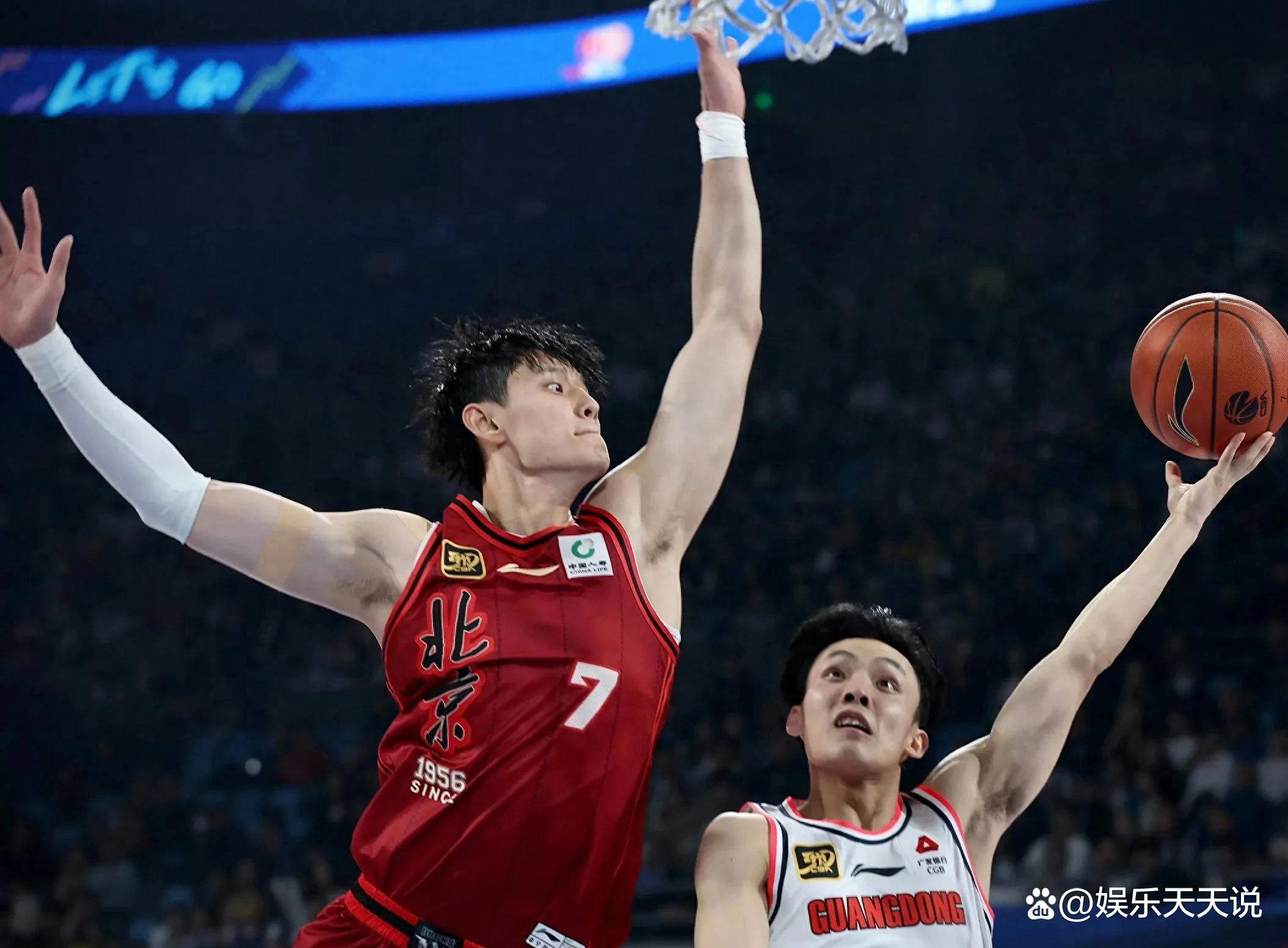 北京队实力出众，横扫对手稳坐榜首