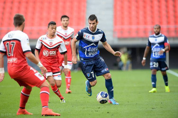 英国威廉希尔-亚眠主场不敌对手，积分榜下滑