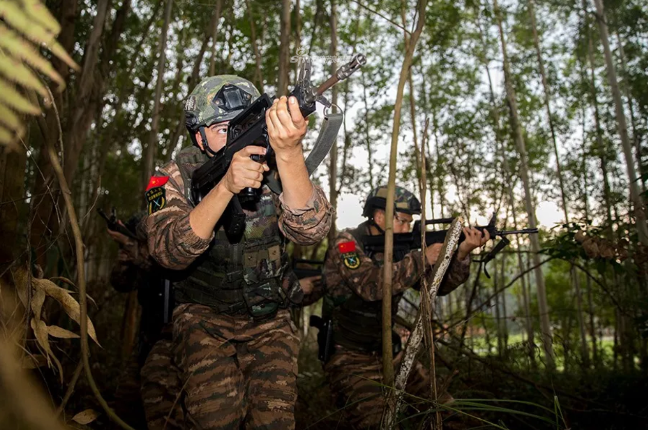 威廉希尔app-战术调整取胜，实力劣势险胜激情迸发