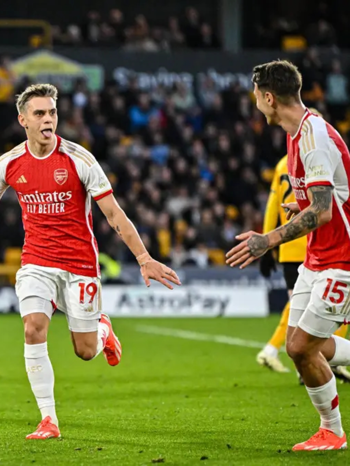 狼队客场取胜,英超挑战极力阻击 狼队客场取胜,英超挑战极力阻击