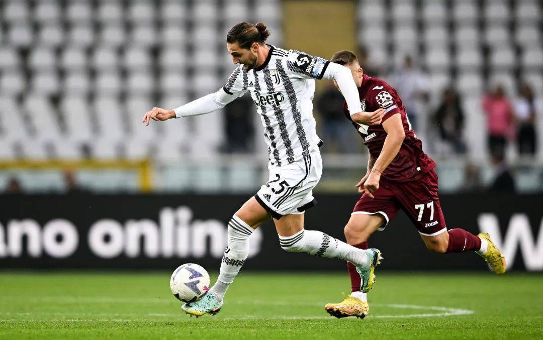 狼队门将萨雷斯表现抢眼,但球队主场败给曼城 狼队门将萨雷斯表现抢眼,但球队主场败给曼城