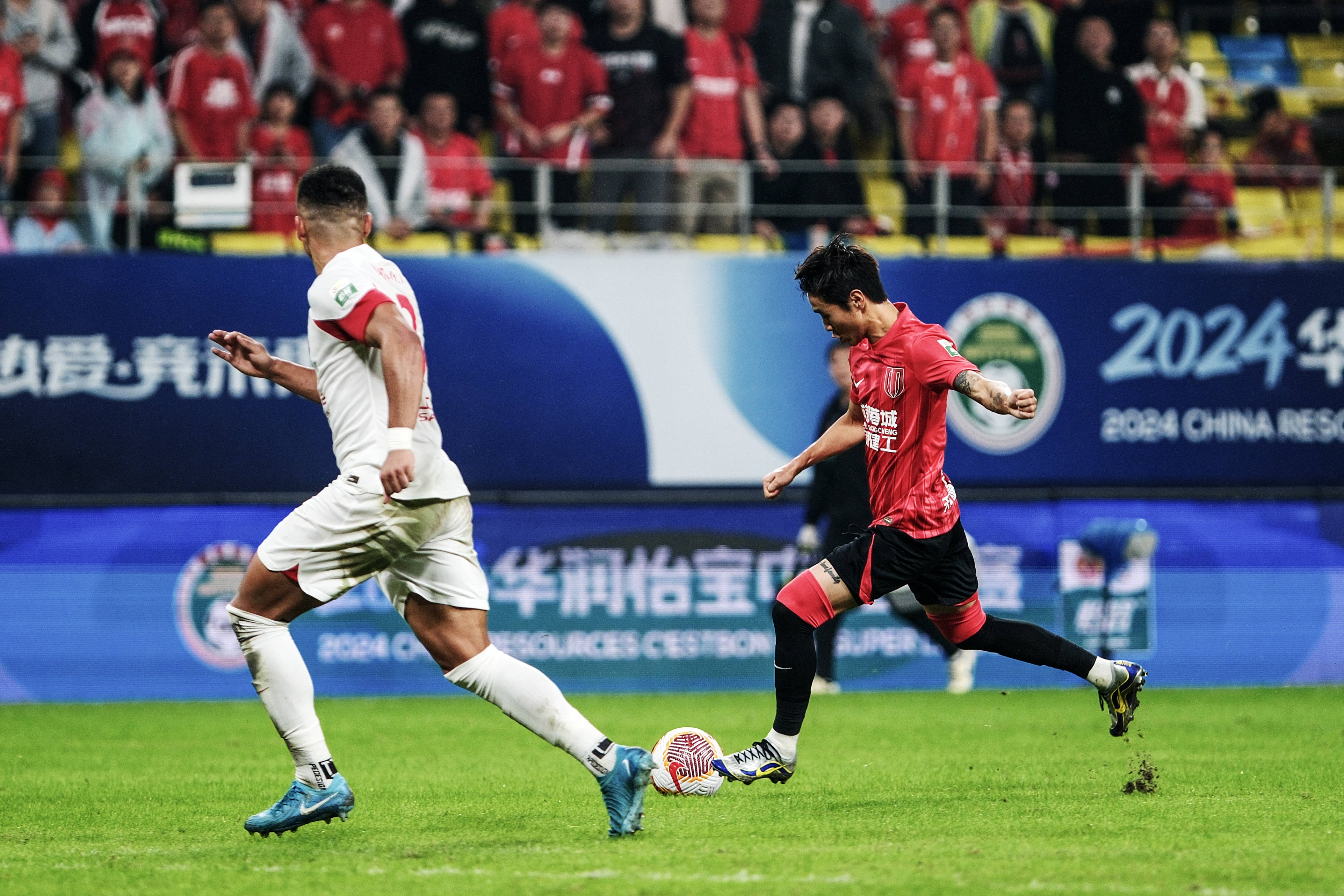 卓尔客场大胜,重返中超争冠集团 卓尔客场大胜,重返中超争冠集团