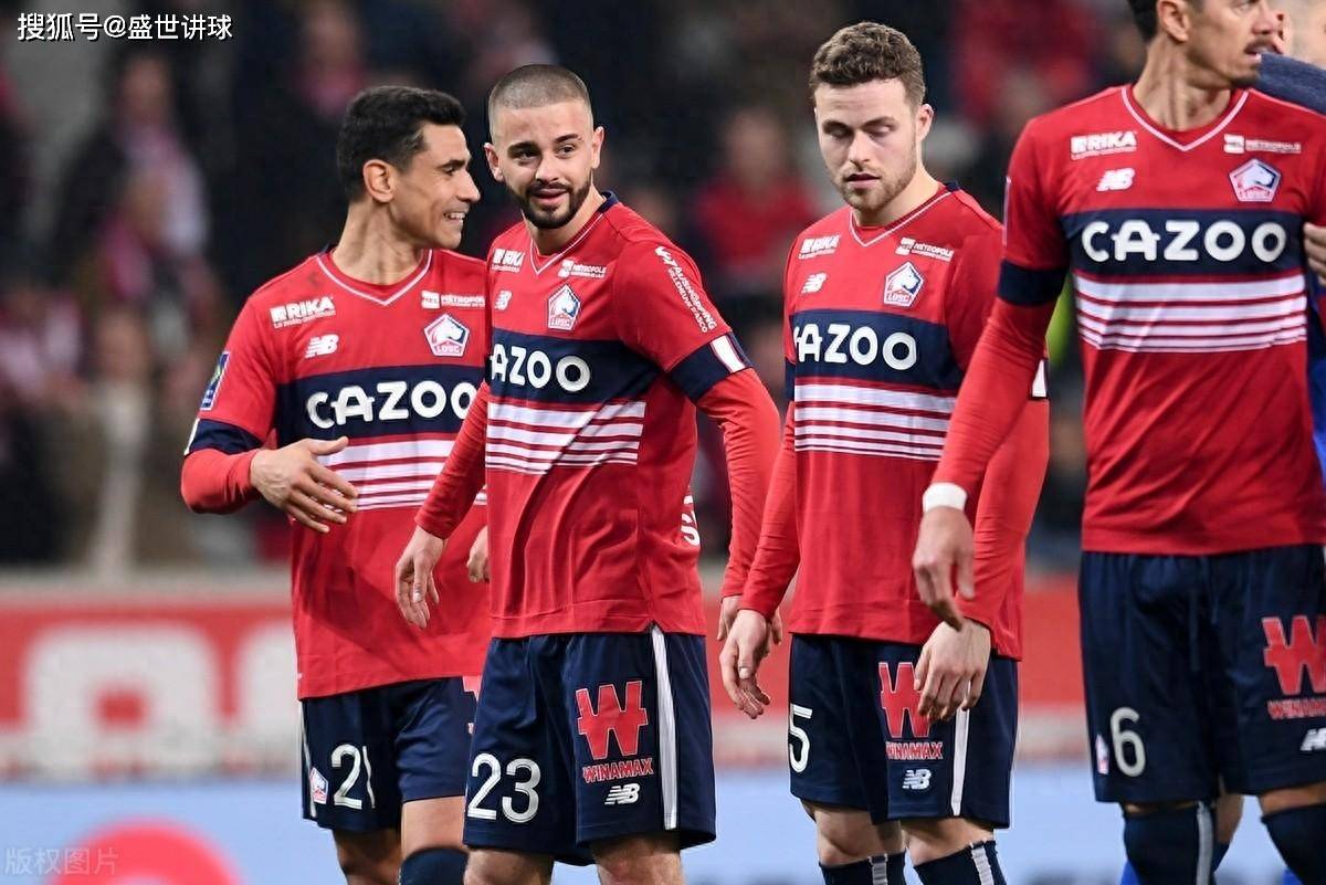 里昂主场击败斯特拉斯堡，继续保持领跑