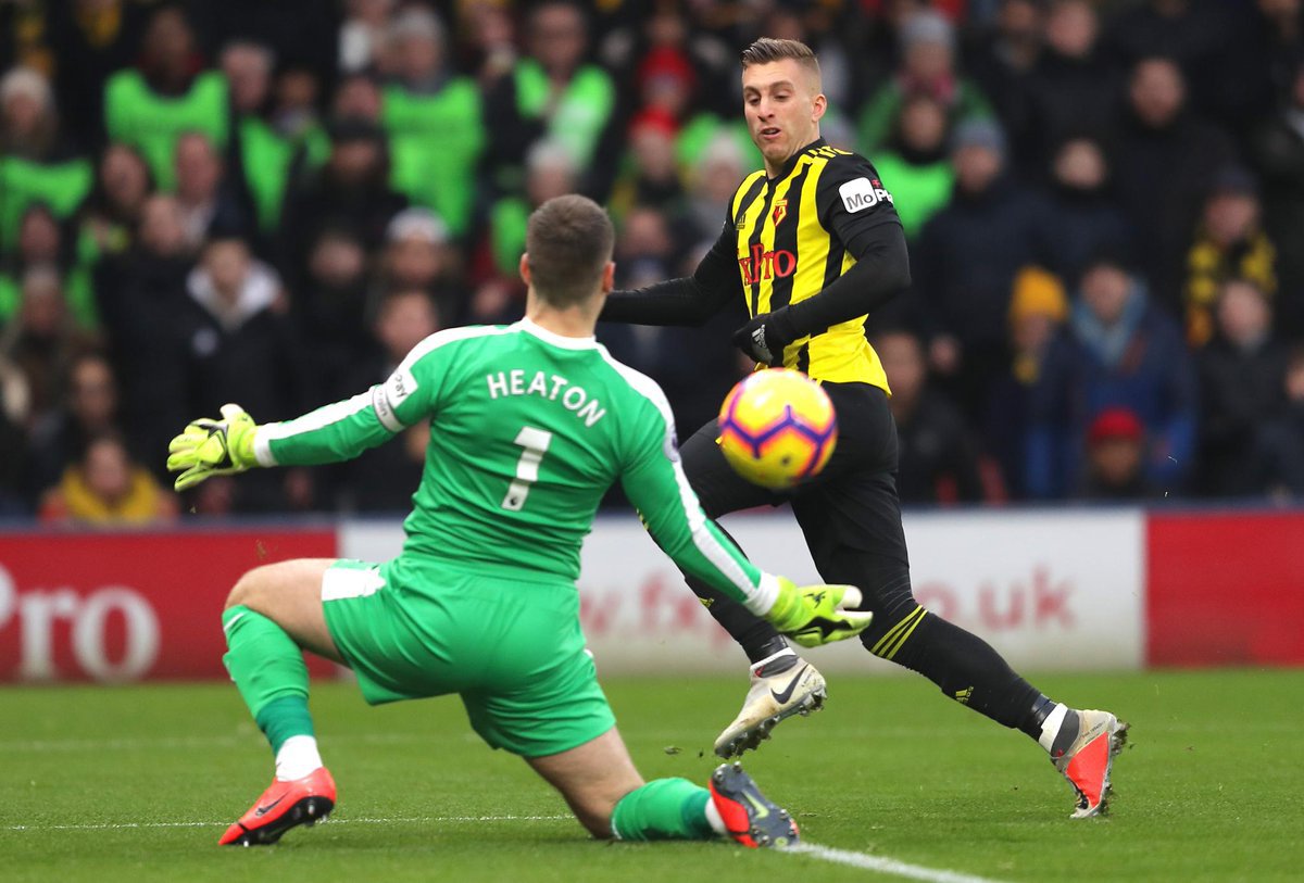 威廉希尔官网-沃特福德门将表现出色，力保球门不失