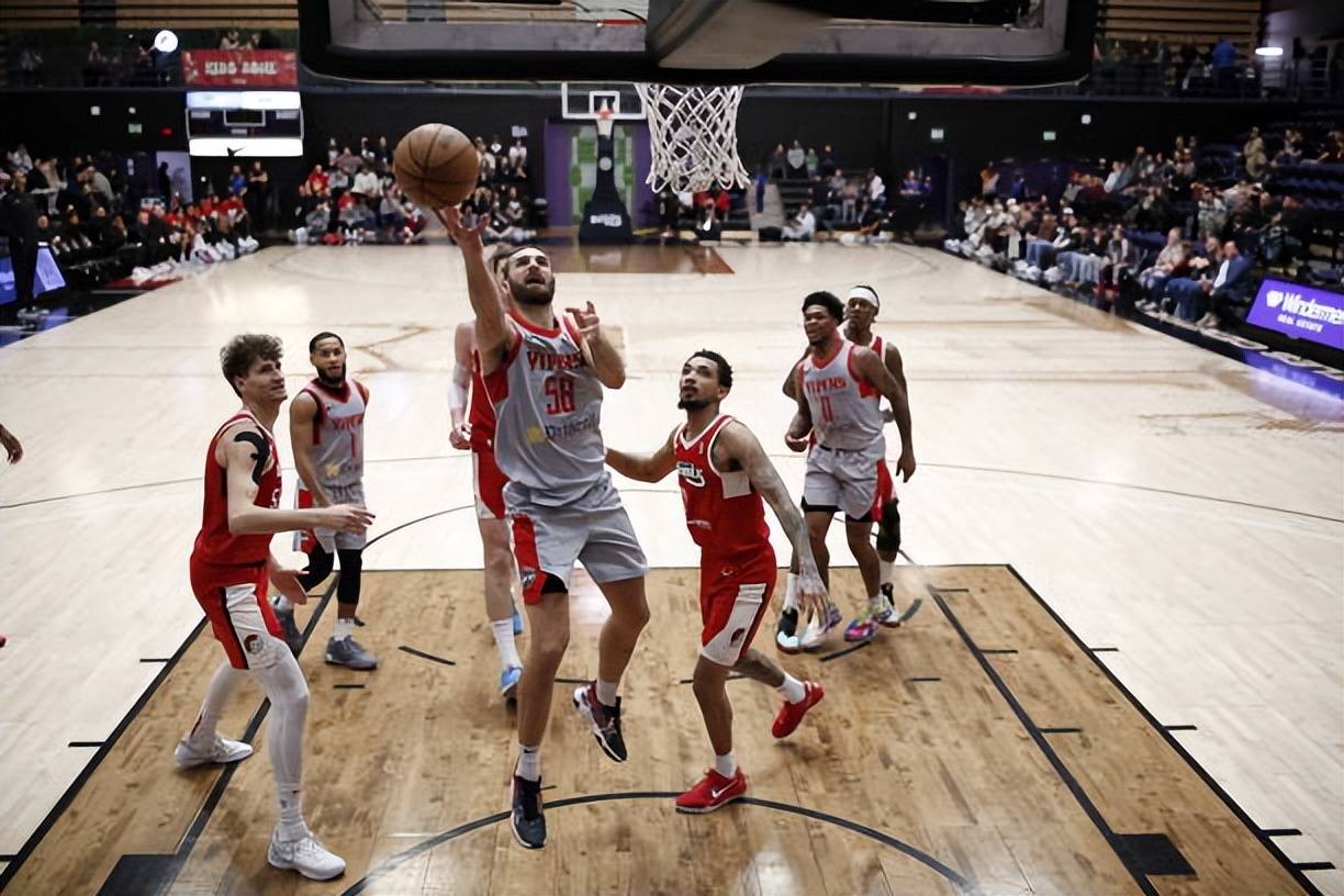 火箭队锋线持续爆发，连胜势不可挡