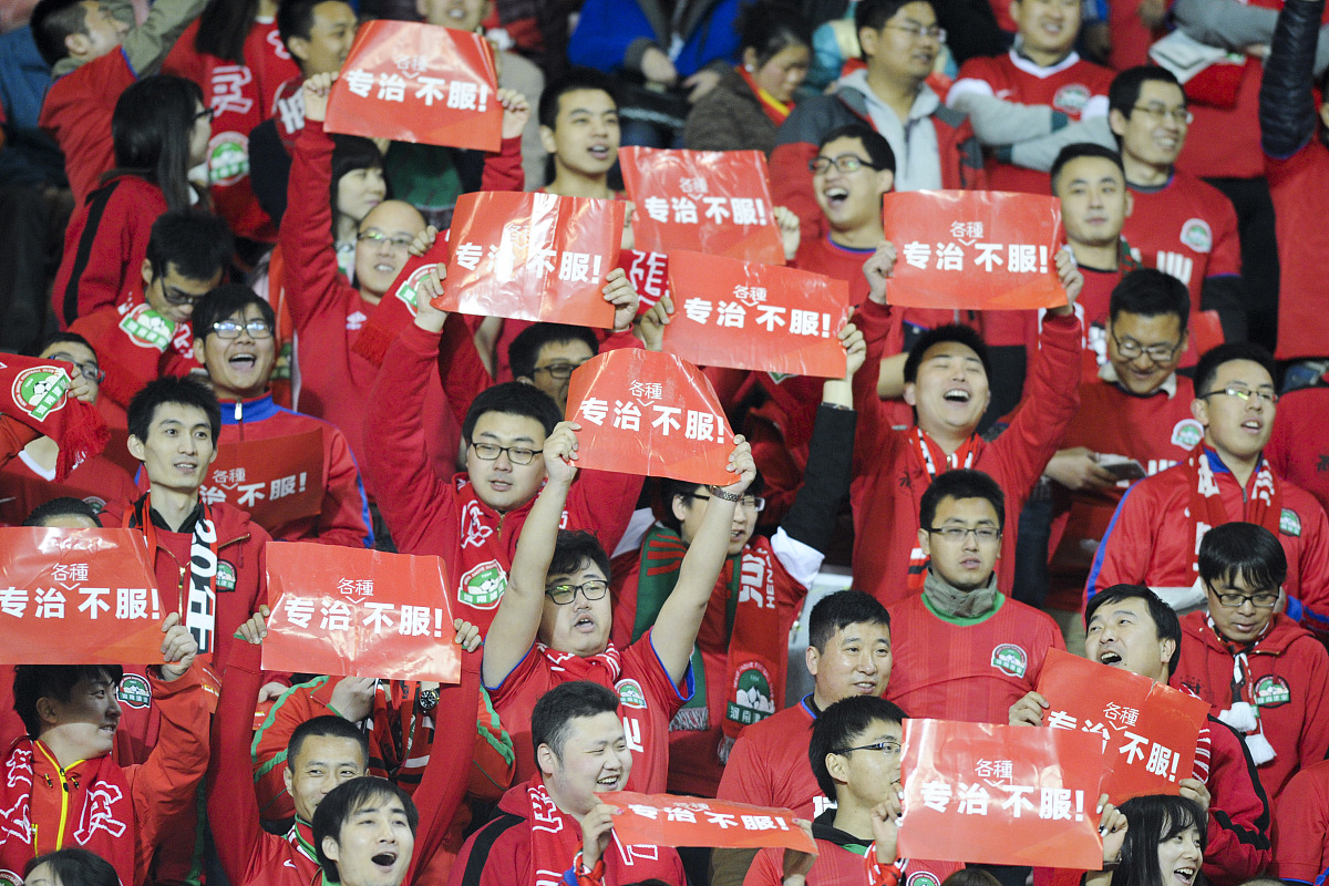 队伍积极斗志饱满获得胜利