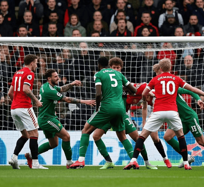 威廉希尔中文站-诺丁汉森林主场险胜，逆袭获胜