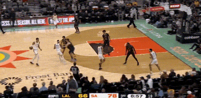 威廉希尔app-马刺球队复盘战术调整，全队期待新一轮比赛勇夺胜利