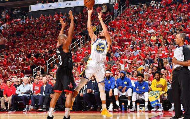 英国威廉希尔-队友对阵：友谊毫无留情地比拼