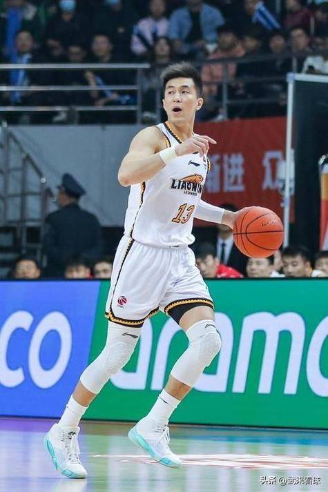 英国威廉希尔-圣埃蒂安球员技惊四座，引领球队取得连胜