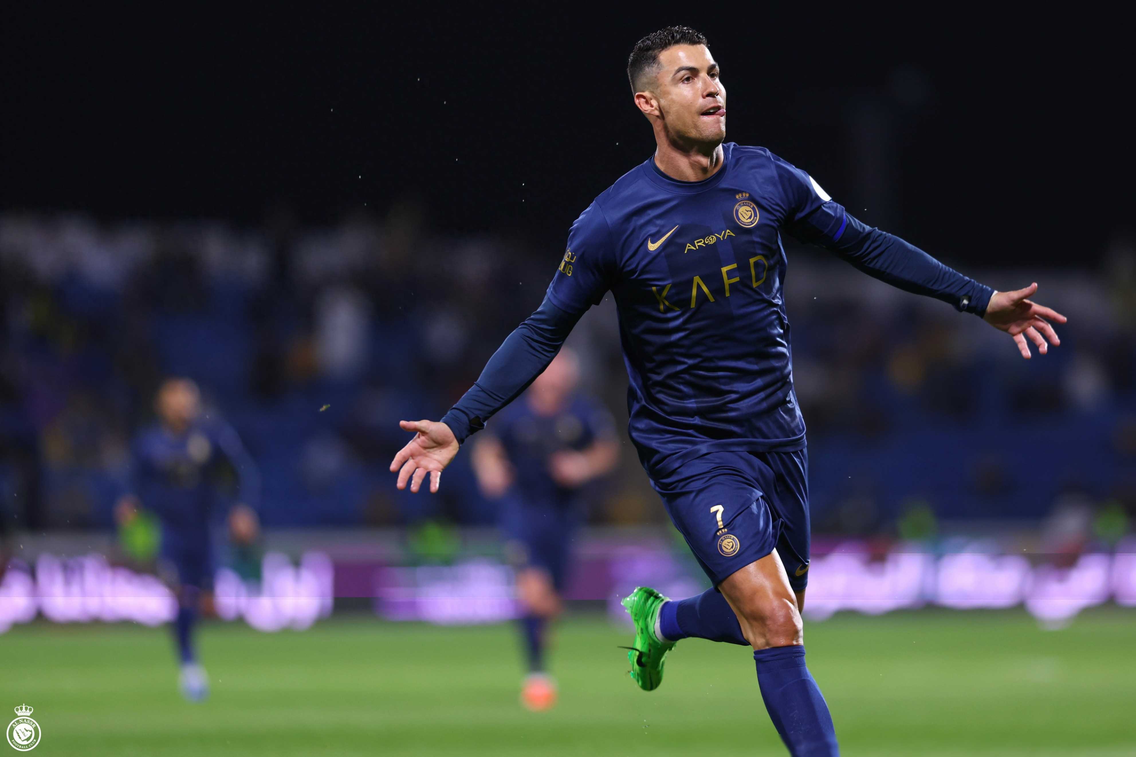 威廉希尔中文站-尤文图斯客场逆转胜，C罗梅开二度助球队夺得胜利