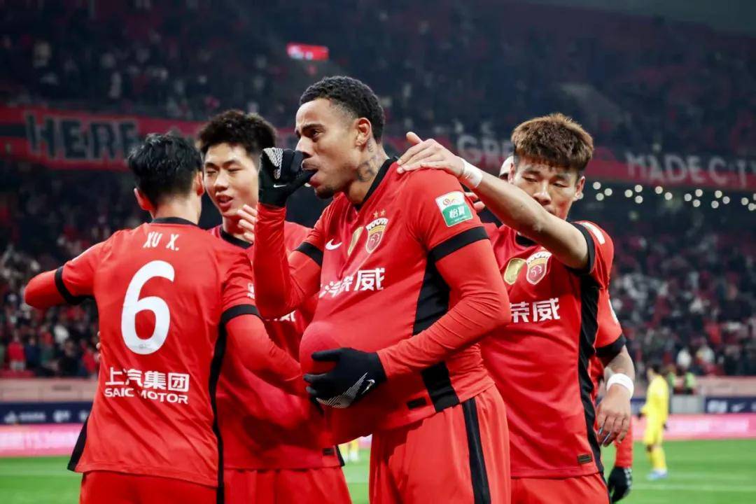 威廉希尔官网-争冠球队在赛季中期遭遇连败