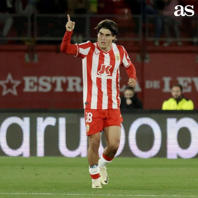 威廉希尔中文站-阿尔梅里亚球员在国际比赛中表现出色