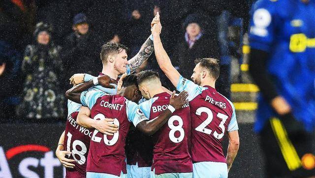 伯恩利客场惊险逆转,夺得宝贵三分 伯恩利客场惊险逆转,夺得宝贵三分