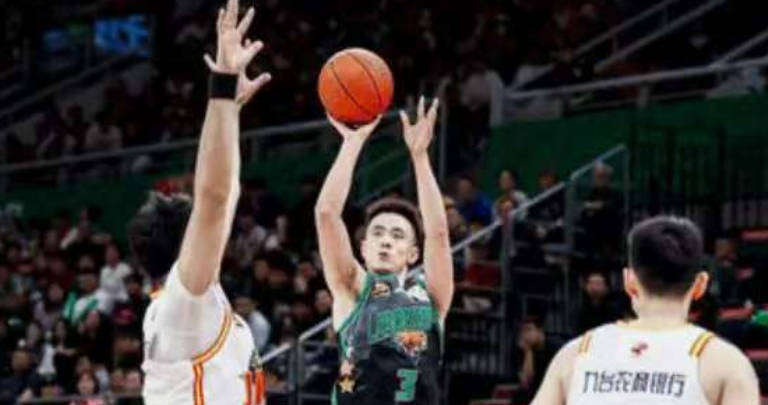 威廉希尔app-罗斯拿联队客场战胜亚眠，稳固积分榜位置