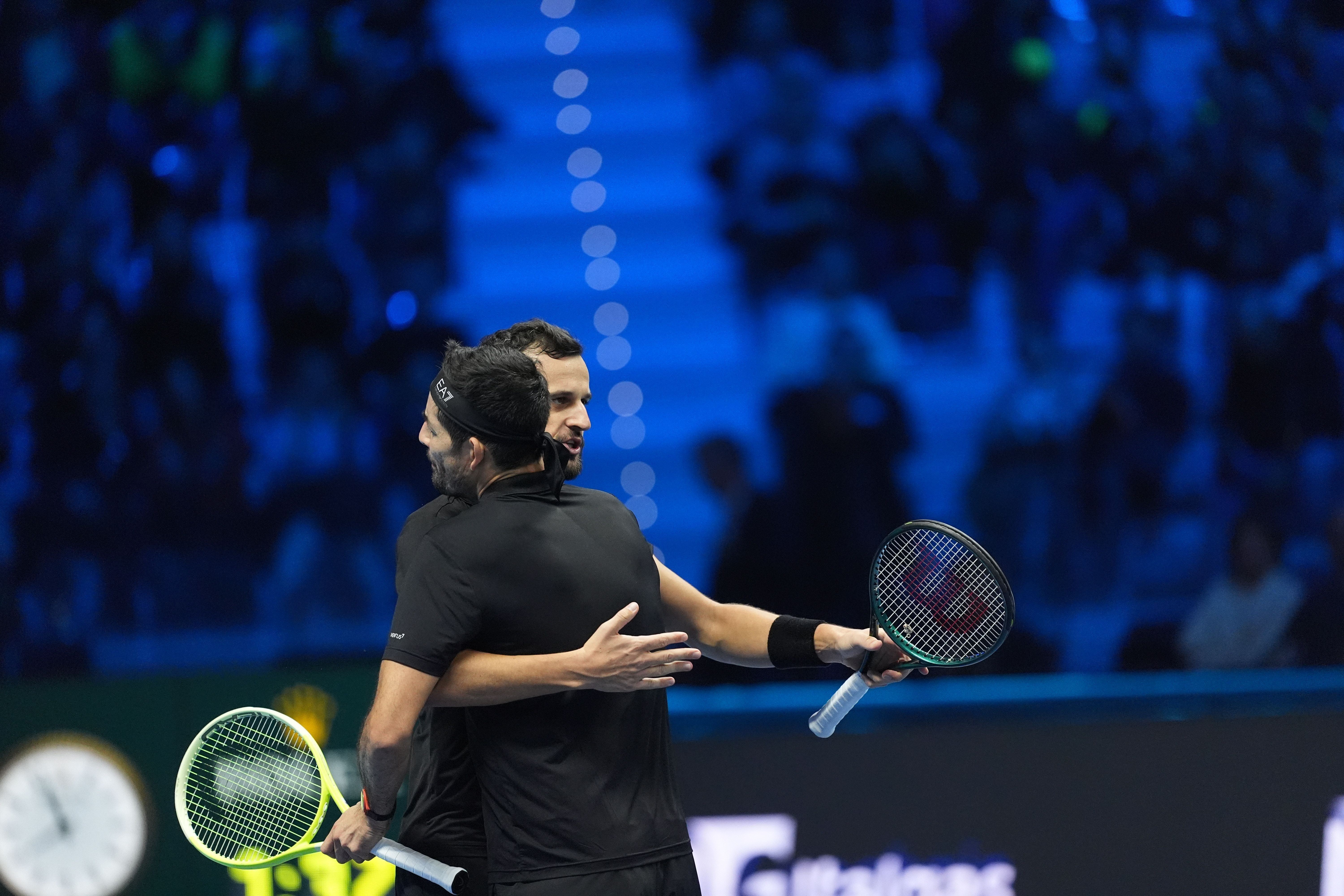 威廉希尔app-网球男子双打决赛对决，瑞士选手实力碾压夺冠！