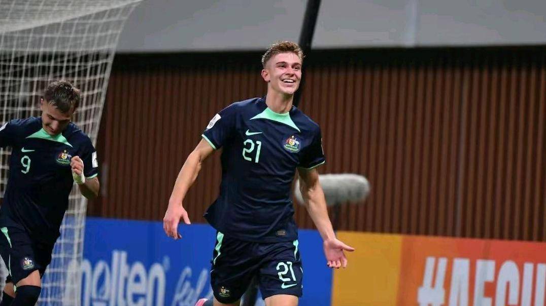 英国威廉希尔-澳大利亚游泳选手团队战胜强敌，夺金