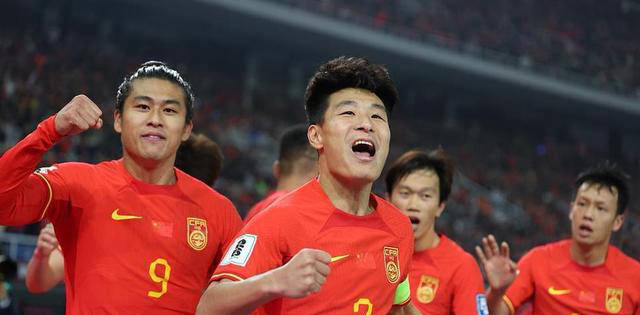 澳大利亚游泳选手团队战胜强敌,夺金 澳大利亚游泳选手团队战胜强敌,夺金