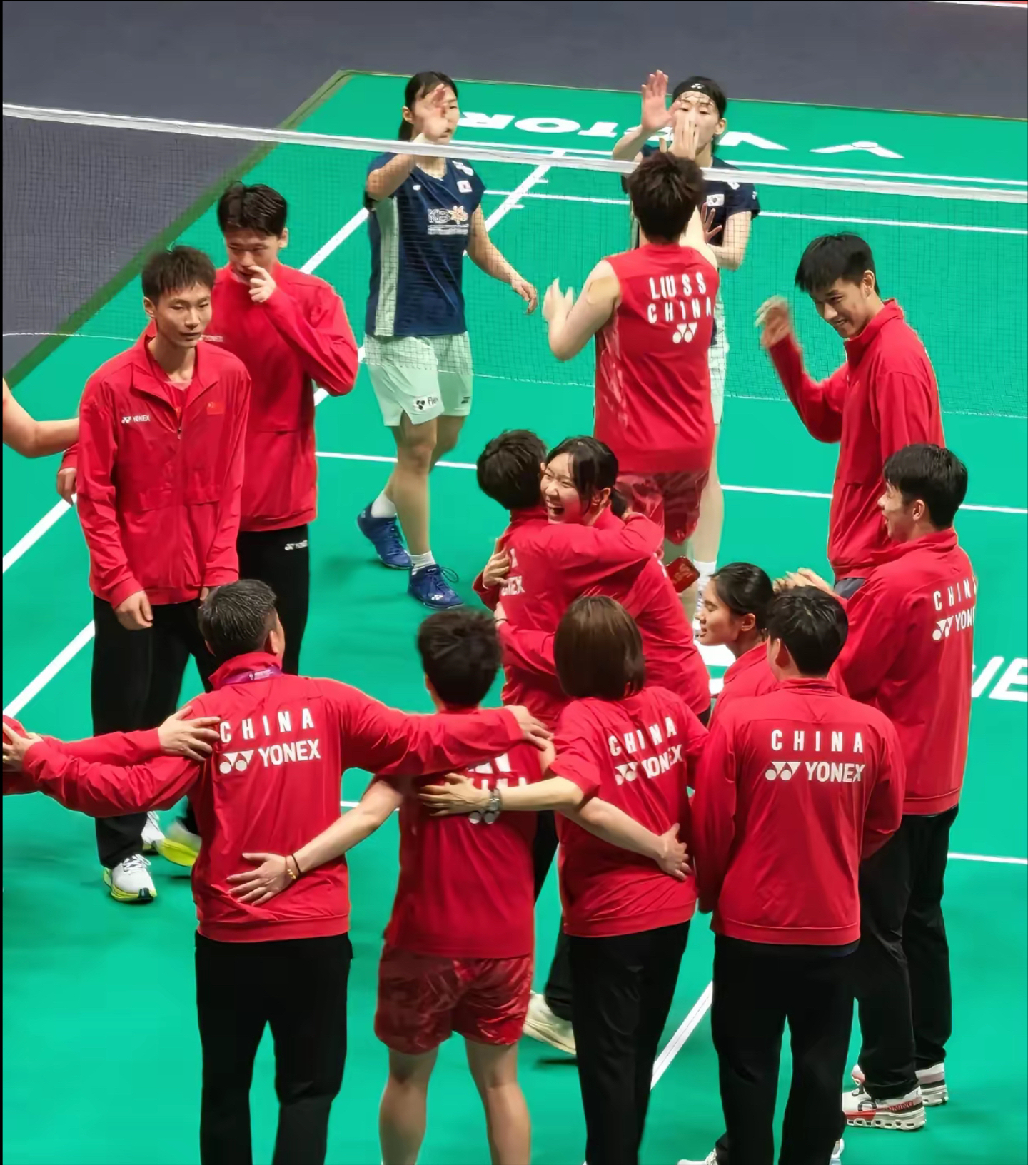 威廉希尔中文站-比赛中球员们展现了卓越的技术和团队合作，赢得了观众的喝彩